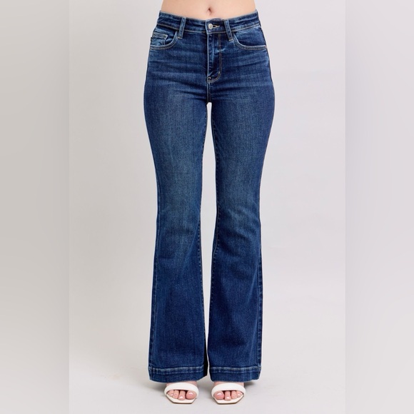 Judy Blue Denim - Judy Blue High Rise Flare Jeans with Pockets Plus Size Women's Blue Flare Jeans